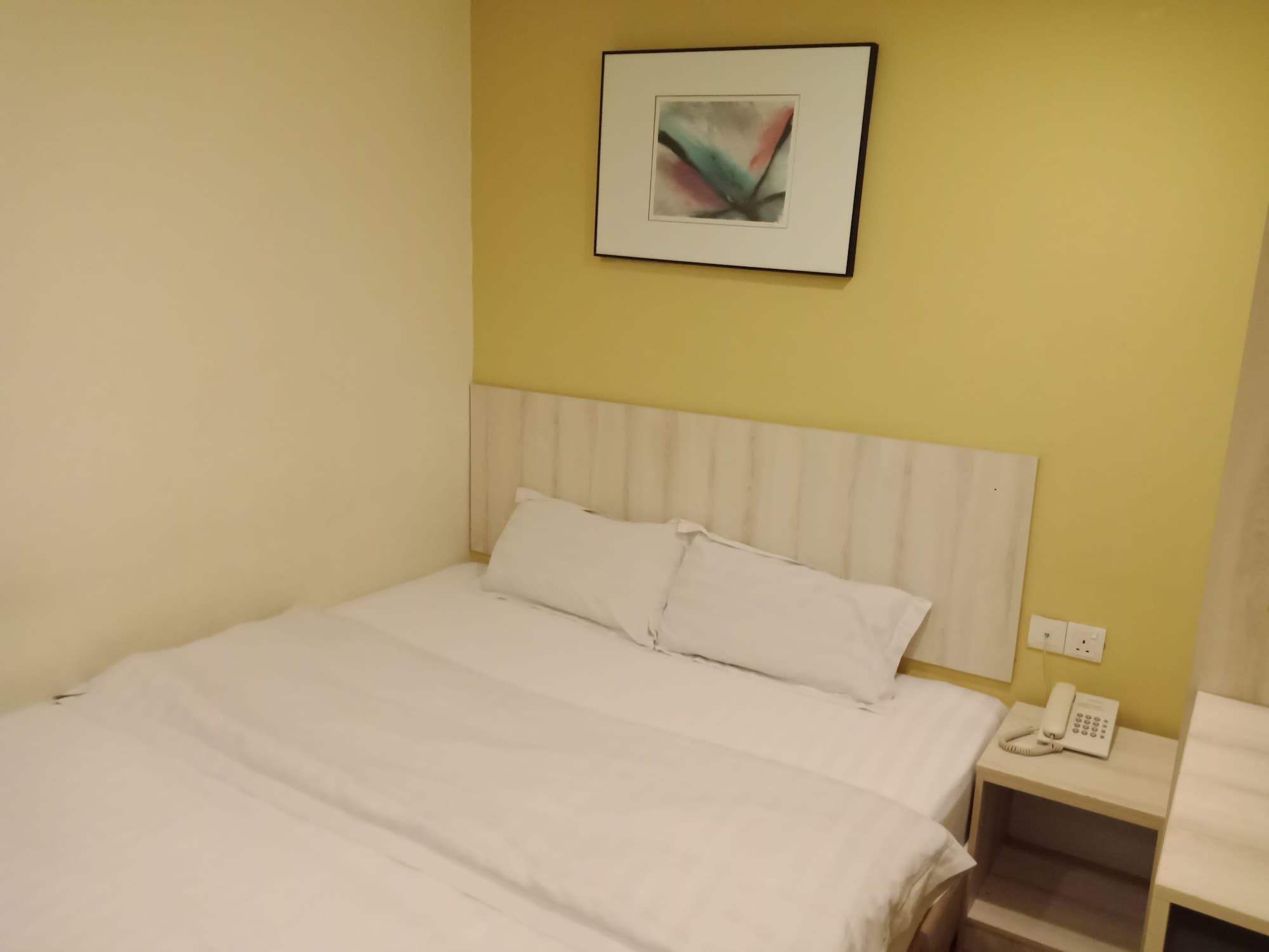 Hotel Zamburger Taman Segar - Previously Home Inn Taman Segar Куала-Лумпур Экстерьер фото