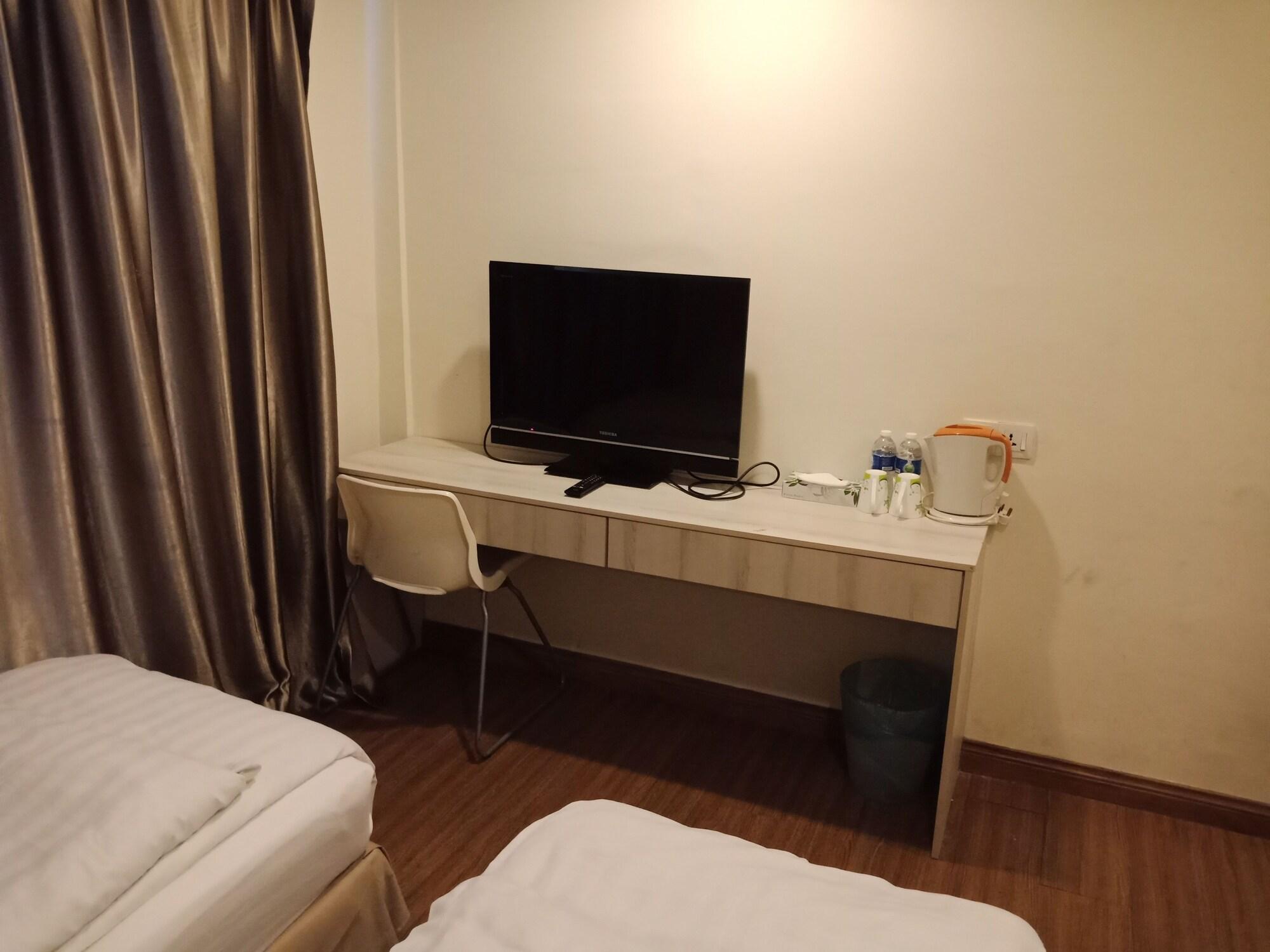 Hotel Zamburger Taman Segar - Previously Home Inn Taman Segar Куала-Лумпур Экстерьер фото